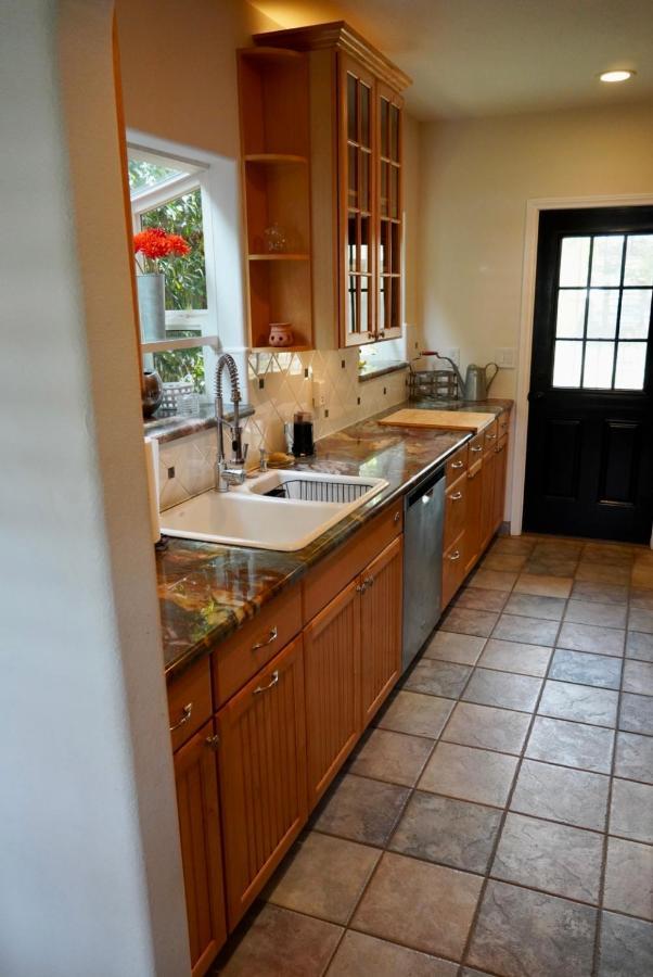 Cozy Family Hideaway, Sleeps 8, 4 Tv'S Yard, Shops Βίλα Simi Valley Εξωτερικό φωτογραφία