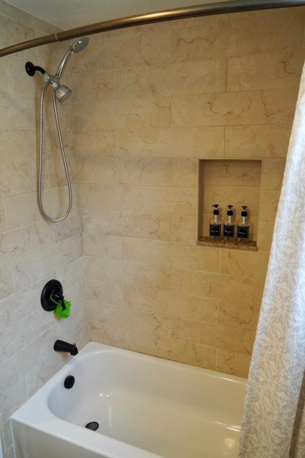 Cozy Family Hideaway, Sleeps 8, 4 Tv'S Yard, Shops Βίλα Simi Valley Εξωτερικό φωτογραφία